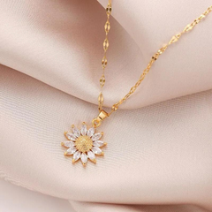 Luxury Flower Style Pendant Inlaid Zirconia Titanium Steel Chain Holiday Jewelry