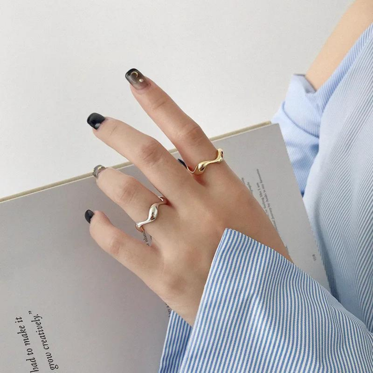 Irregular Wave Smooth Engagement Adjustable Ring