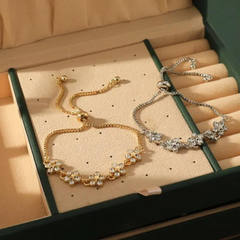 Luxury Style Flowers and Small Stars Brass Beads 2 Pcs Bracelets