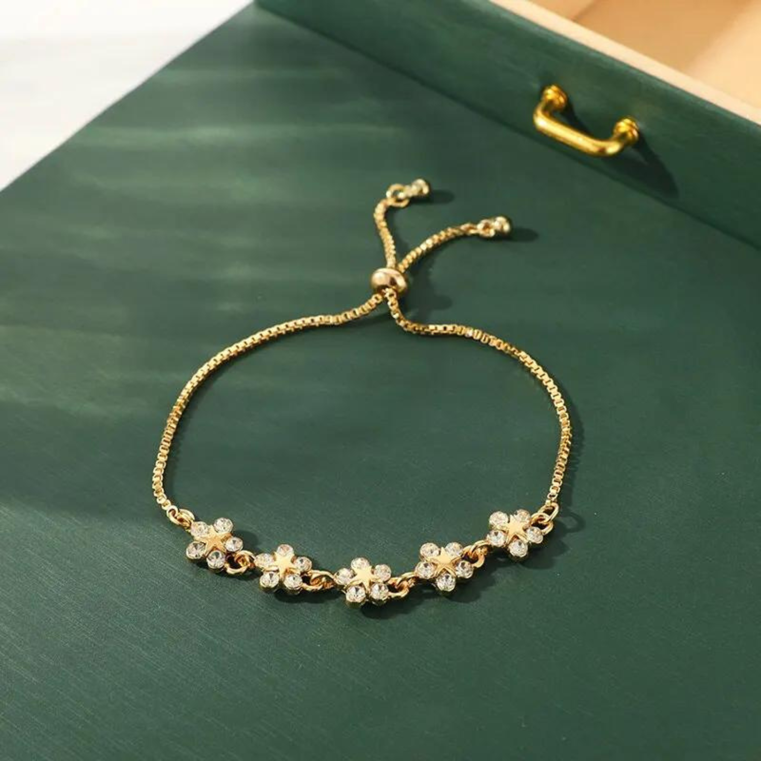 Luxury Style Flowers and Small Stars Brass Beads 2 Pcs Bracelets